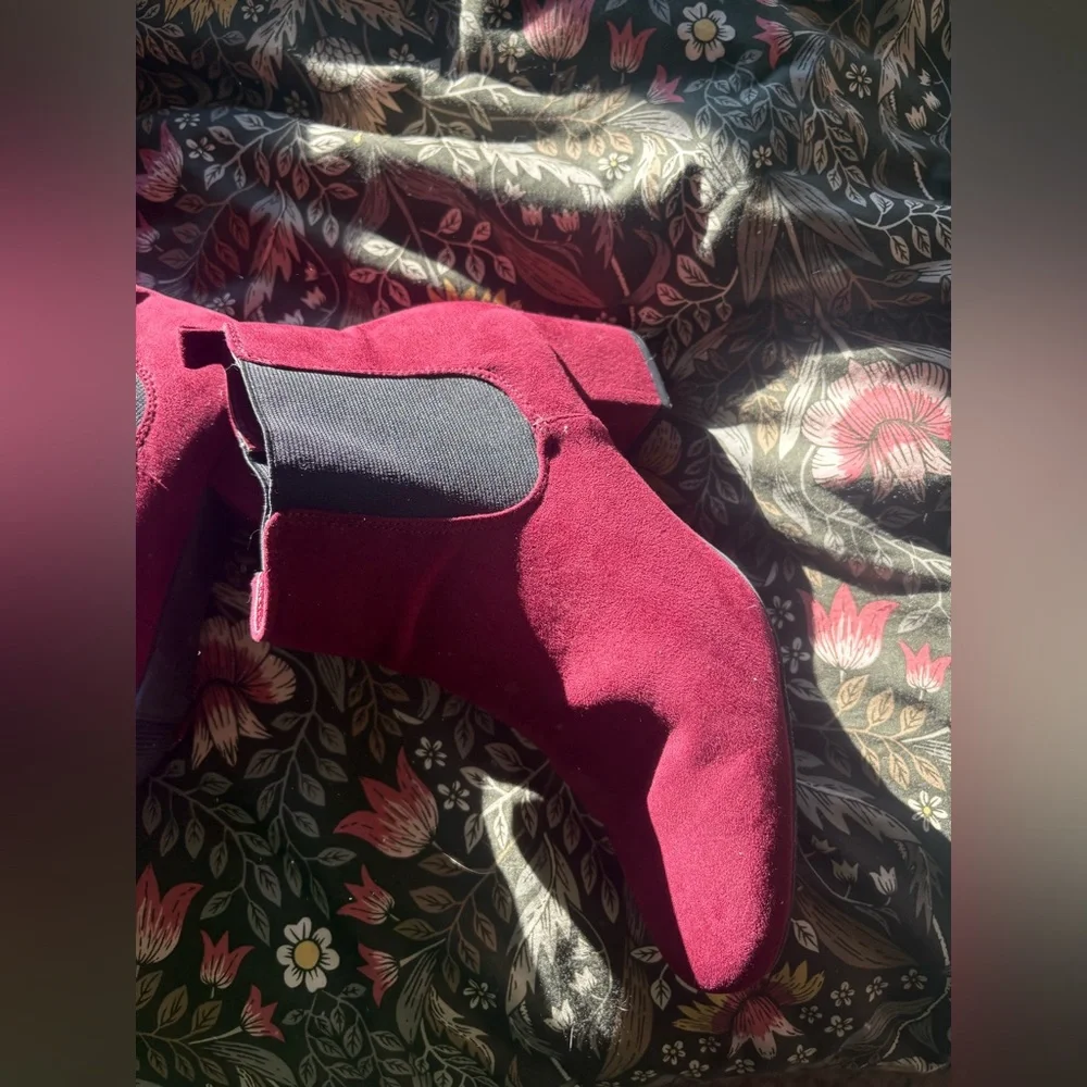 Quipid Faux Suede Burgundy Ankle Boots - Picture 4 of 6